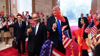 Tổng thống Mỹ Donald Trump và Thủ tướng VN Nguyễn Xuân Phúc trước thềm Thượng đỉnh Trump-Kim tại Hà Nội ngày 27/1/2019