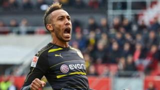 Des médias chinois et français évoquent une offre de 70 millions d'euros pour le transfert d'Aubameyang vers le Guangzhou Evergrande.