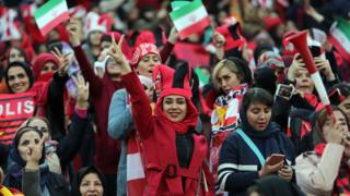 حضور تماشاگران زن در بازی پرسپولیس - کاشیما در پاییز سال ۱۳۹۷ بدون فروش بلیت و به صورت گزینشی بود