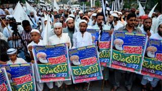 مولانا فضل الرحمان د دغه لاریون ملاتړ د پاکستان د شاوخوا ټولو ګوندونو کړی