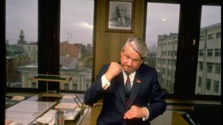 Ельцин в своем кабинете в 1989 году