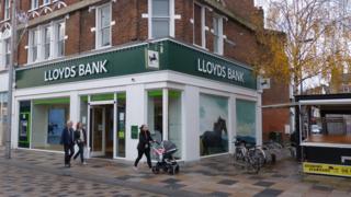 отделение банка lloyds