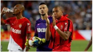 Kylian Mbappe (kulia)