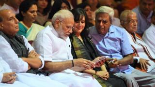नरेंद्र मोदी