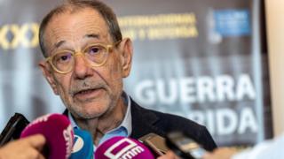 Javier Solana talking to the press, 20 June 2018