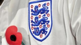 Ra'iisul Wasaaraha Britain,Theresa May ayaa cambaarayn xoogan u jeedisay xiriirka Kubadda Cagta aduunka ee FIFA.