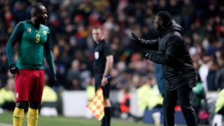 Seedorf ati agbabọọlu Cameroun kan