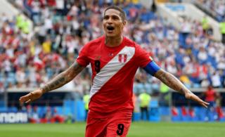 Paolo Guerrero cumplió su sueño de marcar un gol en el Mundial con Perú.
