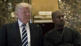 West yasuye inyubako ya Trump Tower nyuma yuko Bwana Trump yari amaze gutorwa nka Perezida