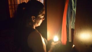 Mujer en apagón