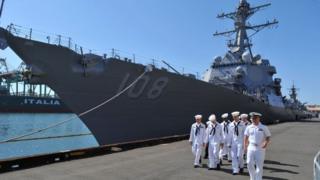 Tàu khu trục mang tên lửa dẫn đường USS Wayne E. Meyer