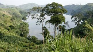 Ikiyaga Ndali muri Queen Elizabeth National Park