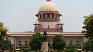 திருமணமான ஓர் ஆண் திருமணமான இன்னொரு பெண்ணுடன் உறவு வைத்துக் கொள்வது கிரிமினல் குற்றம் அல்ல