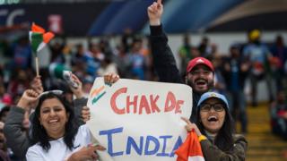 پاکستان اور انڈیا کے میچ کے دوران انڈین شائقین