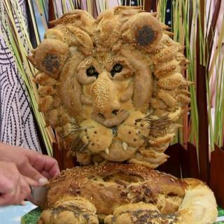 Bread lion