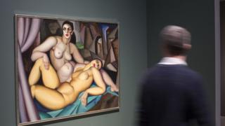 A obra 'Les Deux Amies', de Tamara de Lempicka,