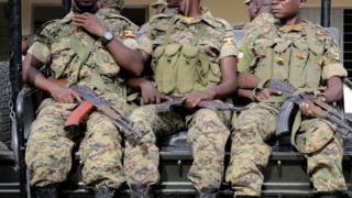 Abasirikare ba Uganda mu gikorwa cyo kurinda umutekano igeho habaga gukozanyaho hagati y'abashyigikiye ubwami bwa Rwenzoruru n'abasirikare ba Uganda, itariki 28/11/2016