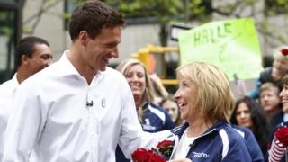 Ryan Lochte junto a su madre Ileana