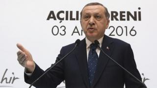 Erdoğan bir alışveriş merkezinin açılışında konuştu