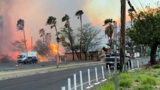 Fires rage in Maui