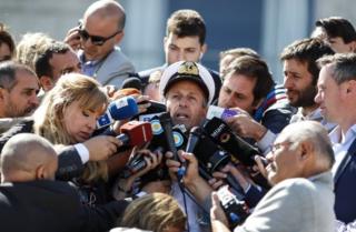 El portavoz de la Armada Argentina en conferencia de prensa.