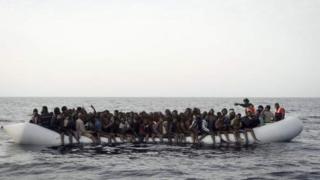 Jirgin ruwa da ke dauke da 'yan gudun hijira