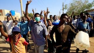 ሰልፈኛታት ኣንጻር መንግስቲ ሱዳን ተቓውምኦም እናስምዑ