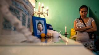 El velorio de uno los asesinados