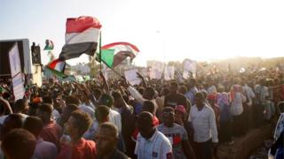 اعتراضات در سودان همچنان ادامه دارد