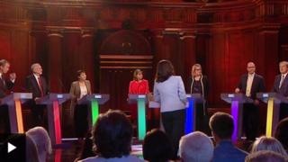 'Yan jami'iyun adawar dai sun yi ta sukar Mrs May a wajen a taron mahuwarar