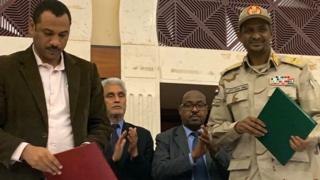 المجلس العسكري الحاكم في السودان يتوصل إلى اتفاق لتقاسم السلطة مع المعارضة
