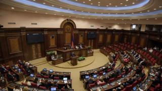 parlament (Arxiv)