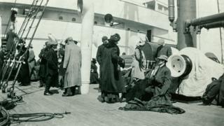 Sobrevivientes del Titanic a bordo del RMS Carpathia, que los rescató.