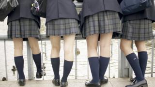 В школе были «текущие проблемы» с униформой для девочек