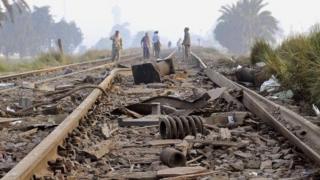 Au moins 36 personnes ont été tuées et 100 autres blessées vendredi dans la collision de deux trains dans le nord de l'Egypte.