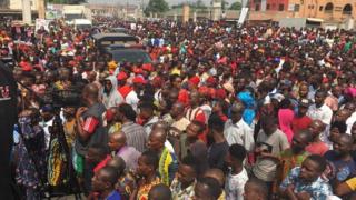 Ndị gbakọrọ maka achụmta vootu Hope Uzodinma n'Owere