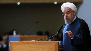 Hassan Rouhani addresses a car industry conference in Tehran (1 March 2016)