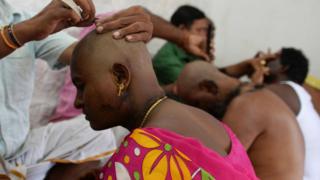 የሕንድ ሂንዱ እምነት ተከታዮች ሀይማኖታዊ ስርዓት ለመፈፀም ሲላጩ