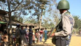 ရခိုင်ပြည်မြောက်ပိုင်းမှာ လုံခြုံရေးစောင့်ကြပ်နေတဲ့ နယ်ခြားစောင့်တပ်ဖွဲ့ဝင် တစ်ဦး