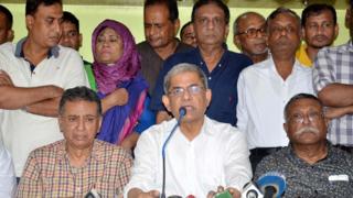 হামলার পর সংবাদ সম্মেলন করেন মির্জা ফখরুল ইসলাম আলমগীর