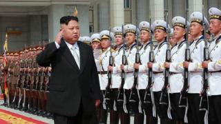 열병식에 참가한 김정은 북한 노동당 위원장