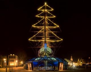 Cutty Sark Ship with Christmas Tree mast