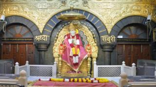 शिर्डीचं साई मंदिर