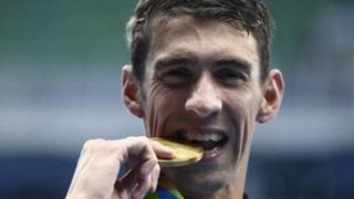 Phelps na murnar cin lambar zinare