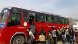 यात्रुवाहक बस