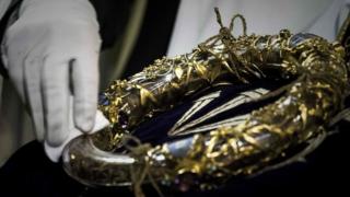 Foto de arquivo mostra a coroa de espinhos que é patrimônio da catedral