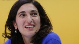 Zuhal Demir gülüyor