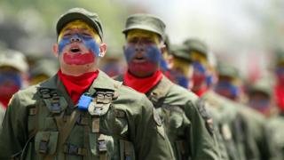 Soldados da Venezuela em desfile