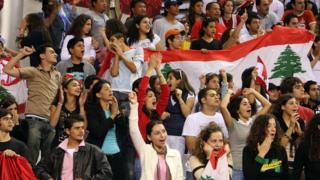 جمهور المنتخب اللبناني خلال مباراة لكرة السلة