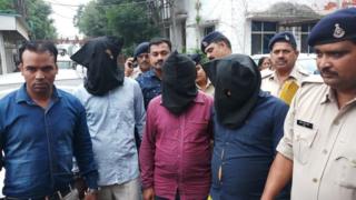 পুলিশের হাতে ধরা পড়েছে দর্জি আদেশ খামরা এবং তার চক্রের অন্য সদস্যরা